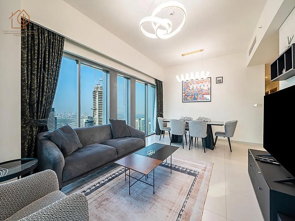 Stunning 3-Bedroom Home With Panoramic Burj Khalifa Views From High Floor 193Br-3 ドバイ