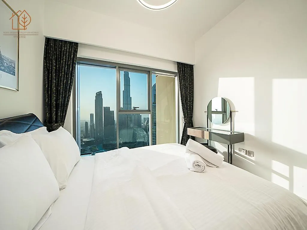 Stunning 3-Bedroom Home With Panoramic Burj Khalifa Views From High Floor 193Br-3 ドバイ
