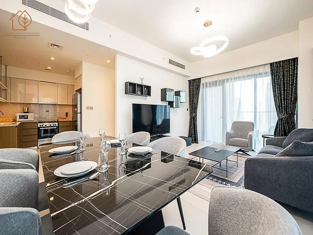 Stunning 3-Bedroom Home With Panoramic Burj Khalifa Views From High Floor 193Br-3 Dubai Apartment